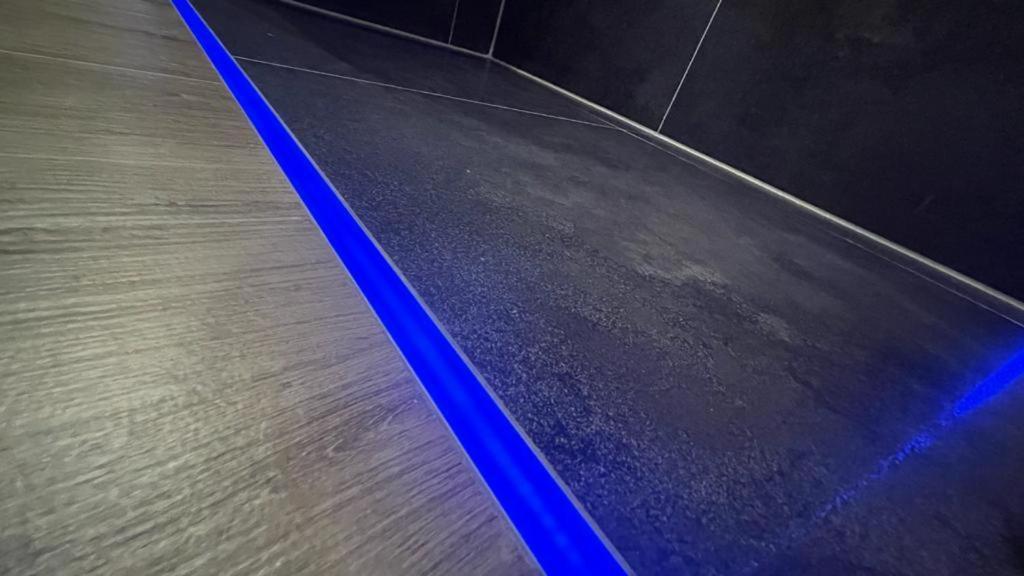 #1 Tgha Luxury Studio Apartment In アスローン エクステリア 写真
