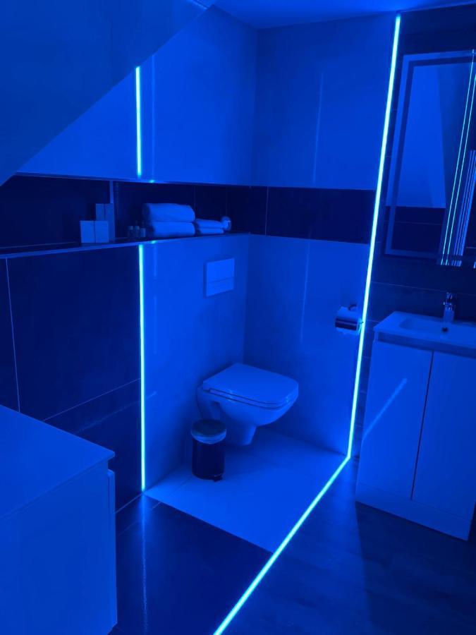 #1 Tgha Luxury Studio Apartment In アスローン エクステリア 写真