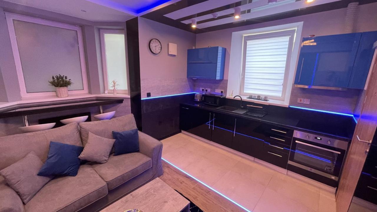 #1 Tgha Luxury Studio Apartment In アスローン エクステリア 写真